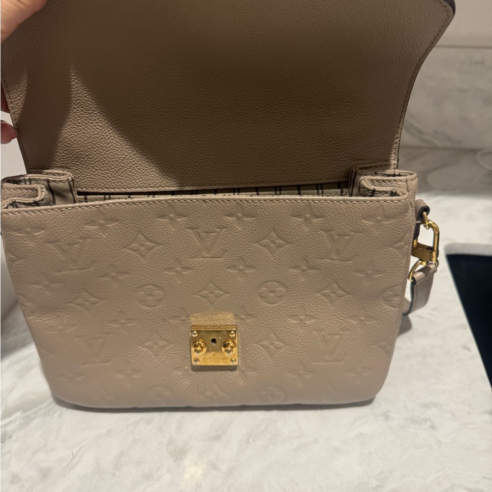 Louis Vuitton Taupe Embossed Monogram Metis Crossbody with Gold Hardware - Picture 2 of 4